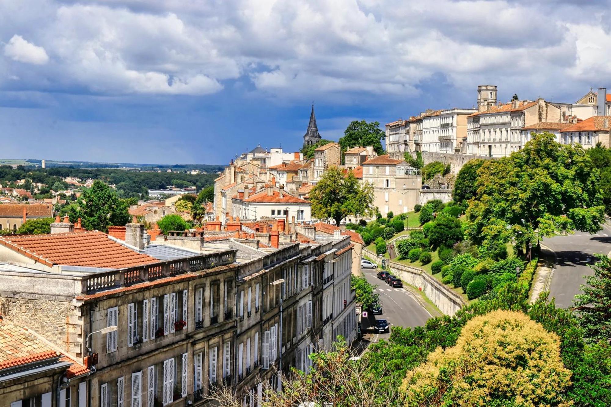 Le Bellevue - Spacieux Et Calme Angoulême Dış mekan fotoğraf